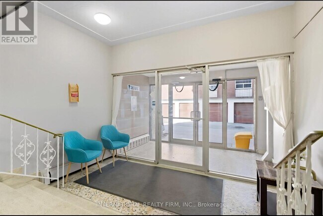 Photo du bâtiment - 103 Emerald St S