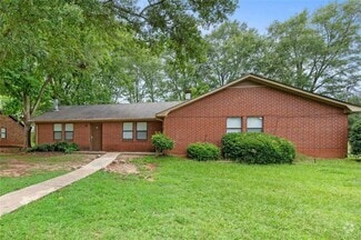Building Photo - 117 Tanglewood Dr