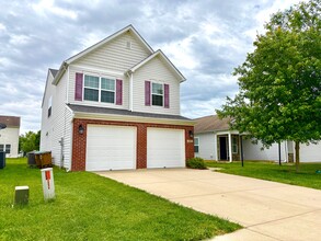 2467 Middle View Dr