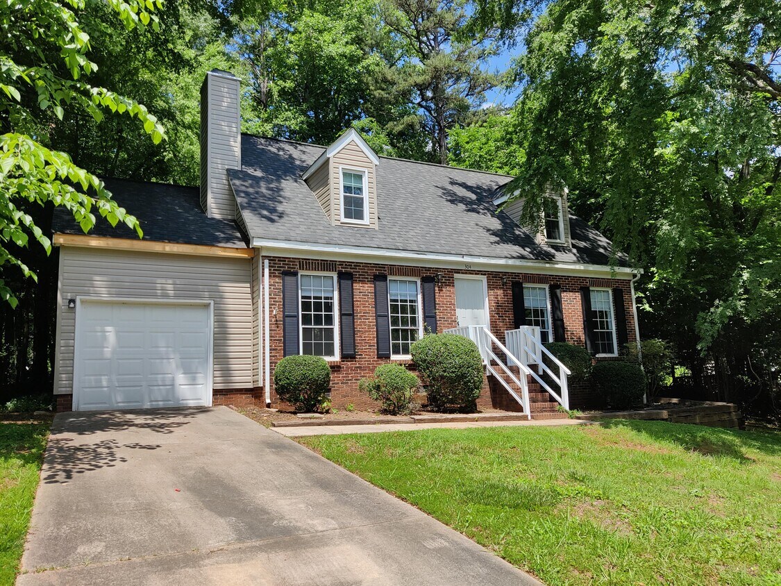 Primary Photo - 304 Glenora Dr