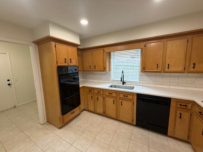 Building Photo - 3910 Vintage Valley Dr