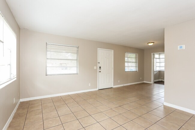 Foto del edificio - 5828 Wiltshire St