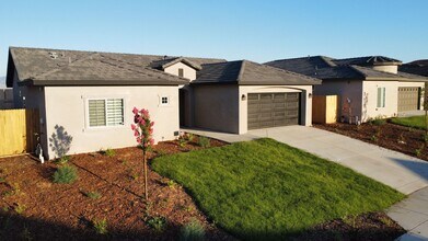 Building Photo - Modern 4-Bedroom Home in Northeast Bakersfield