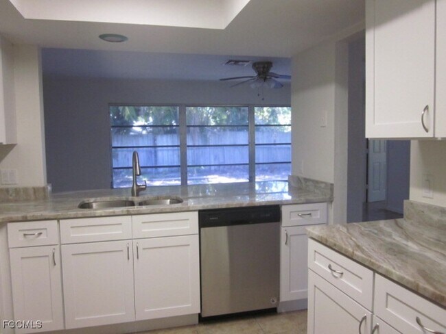 Foto del edificio - 5716 Riverside Dr