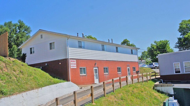 Building Photo - 32 W Stimson Ave