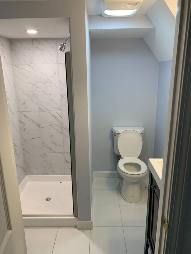 Building Photo - 14 Hardy St