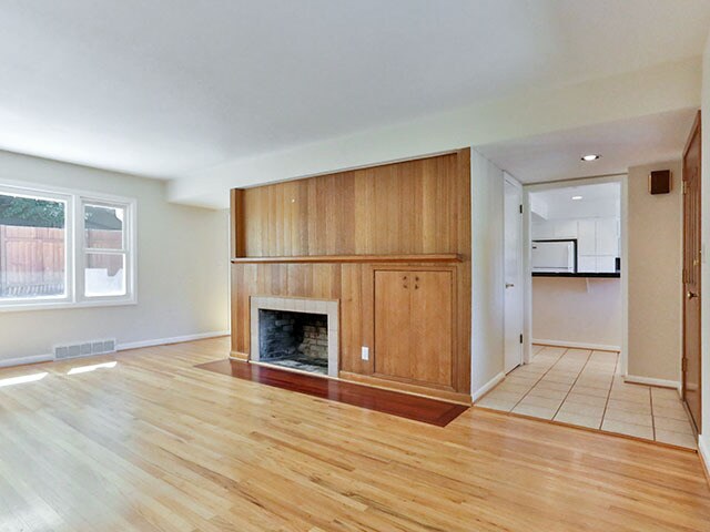 Foto del edificio - Spacious and Light Lake Oswego Home