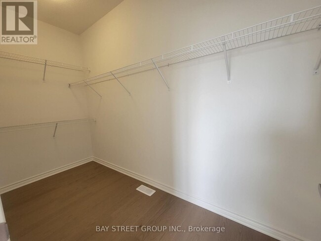 Building Photo - 3422 Braeside Wy