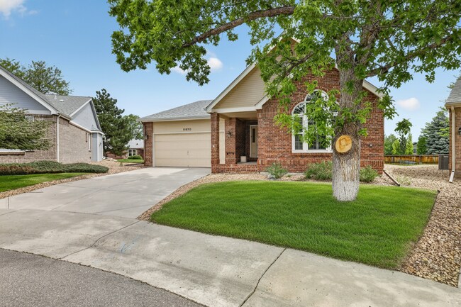 Foto del edificio - Beautiful Home located in the heart of Highlans Ranch - 55+ community