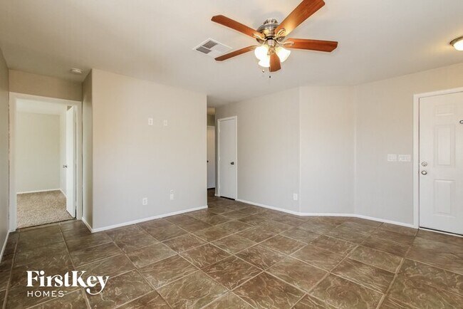 Building Photo - 2903 W Potter Dr