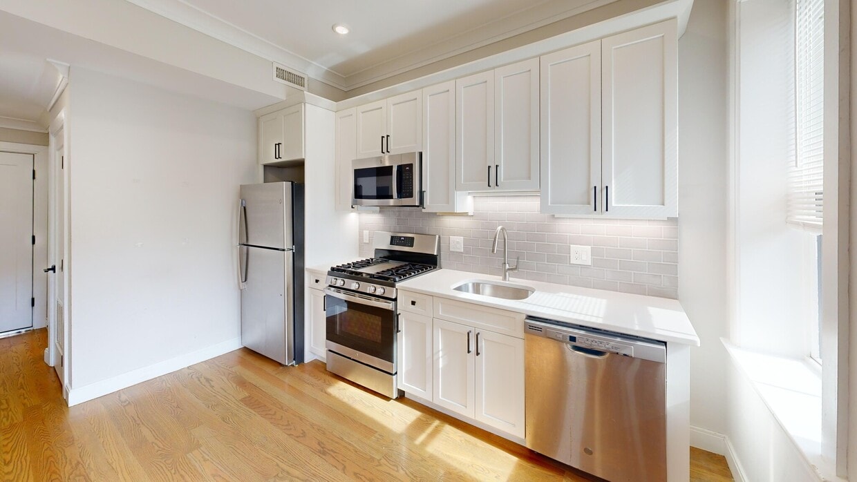 Primary Photo - 202 Porter St