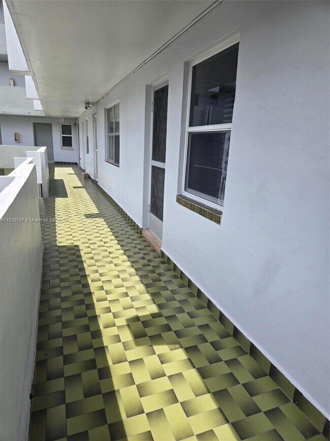 Foto del edificio - 1351 NE 191st St