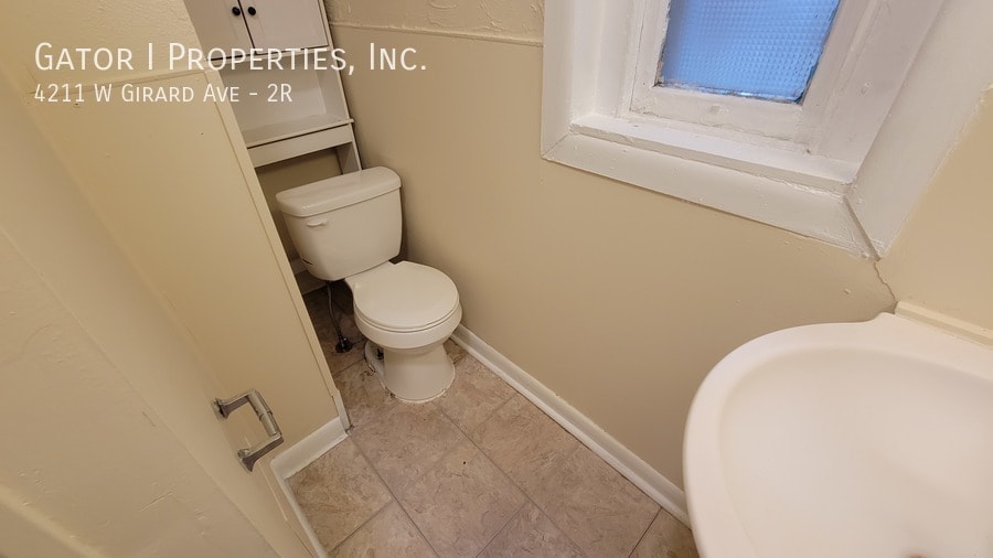 4211 W Girard Ave Unit 2R, Philadelphia, PA 19104 Room for Rent in