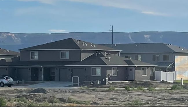 Building Photo - 657 Trinity Way