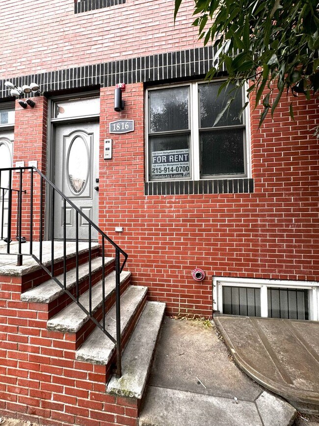Foto del edificio - 1816 Cecil B. Moore Ave