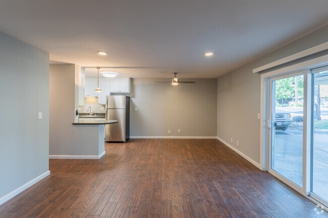 Interior Photo - 100 Union Avenue Apartments