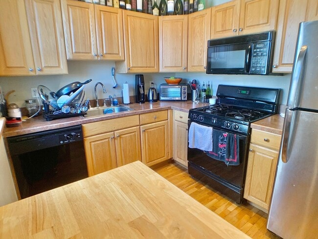 Building Photo - 304 Washington St