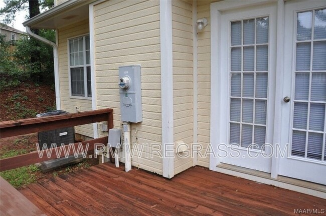 Building Photo - 127 Pineridge Dr