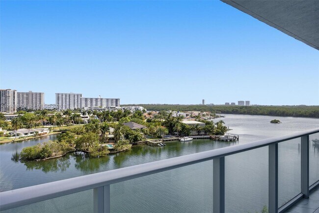 Foto del edificio - 330 Sunny Isles Blvd