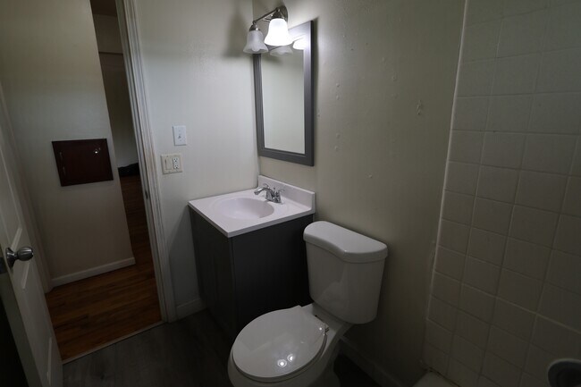 Building Photo - 1715 Blossom Ln