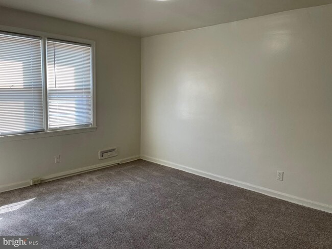 Building Photo - 734 Umbra St