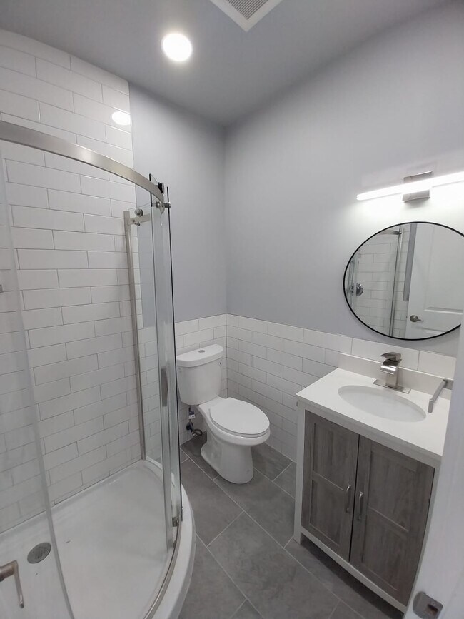 Foto del edificio - 708 N 42nd St