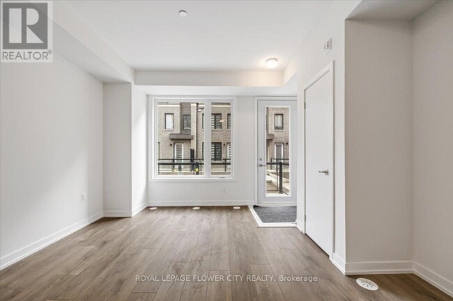 Building Photo - 3421 Ridgeway Dr