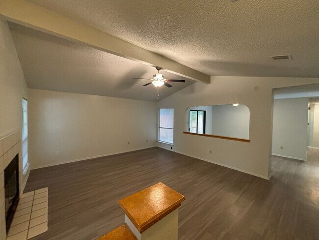 Foto del edificio - 1112 Byers Ln