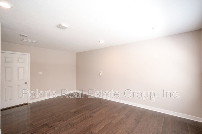Foto del edificio - 8239 Bostic Dr