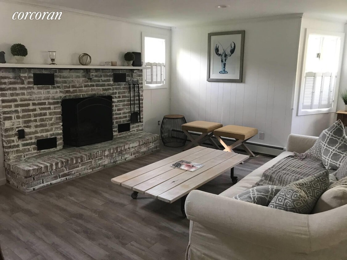 141 Park Rd, Riverhead, NY 11901 House Rental in Riverhead, NY