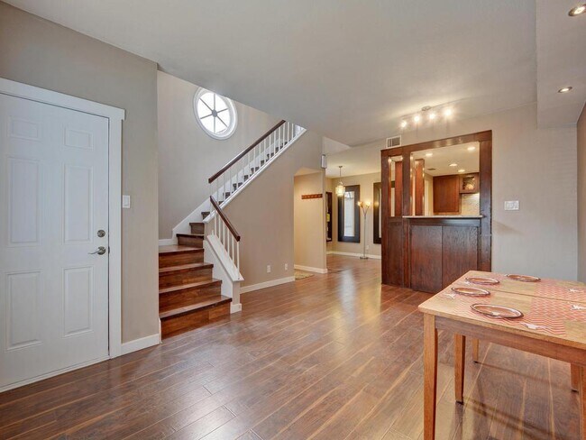 Building Photo - 2529 Rio Grande St