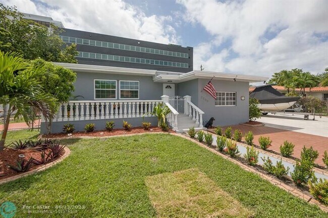 Building Photo - 2150 SW 21st Ter