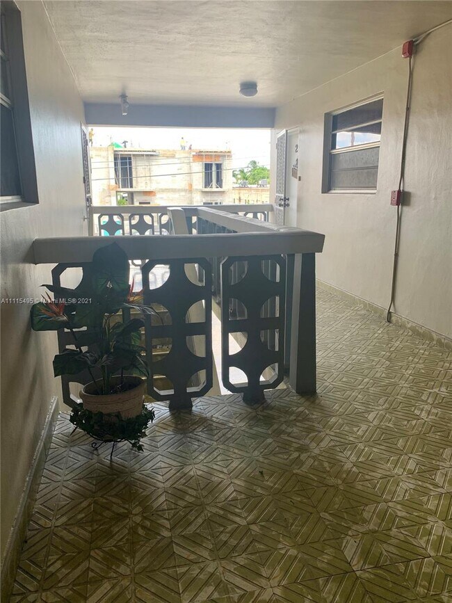 Foto del edificio - 1250 W 26th Pl