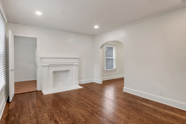 Foto del edificio - 624 Stokeswood Ave SE