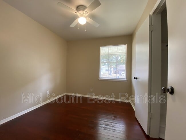 Building Photo - 3813 Townsend Ave