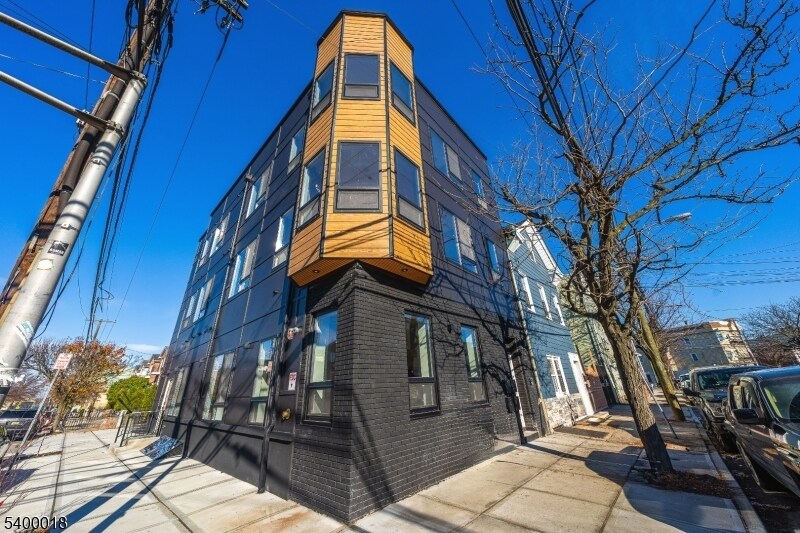 Foto principal - 108 Fleming Ave