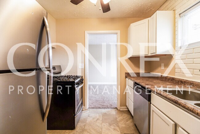 Building Photo - Conrex home!!!