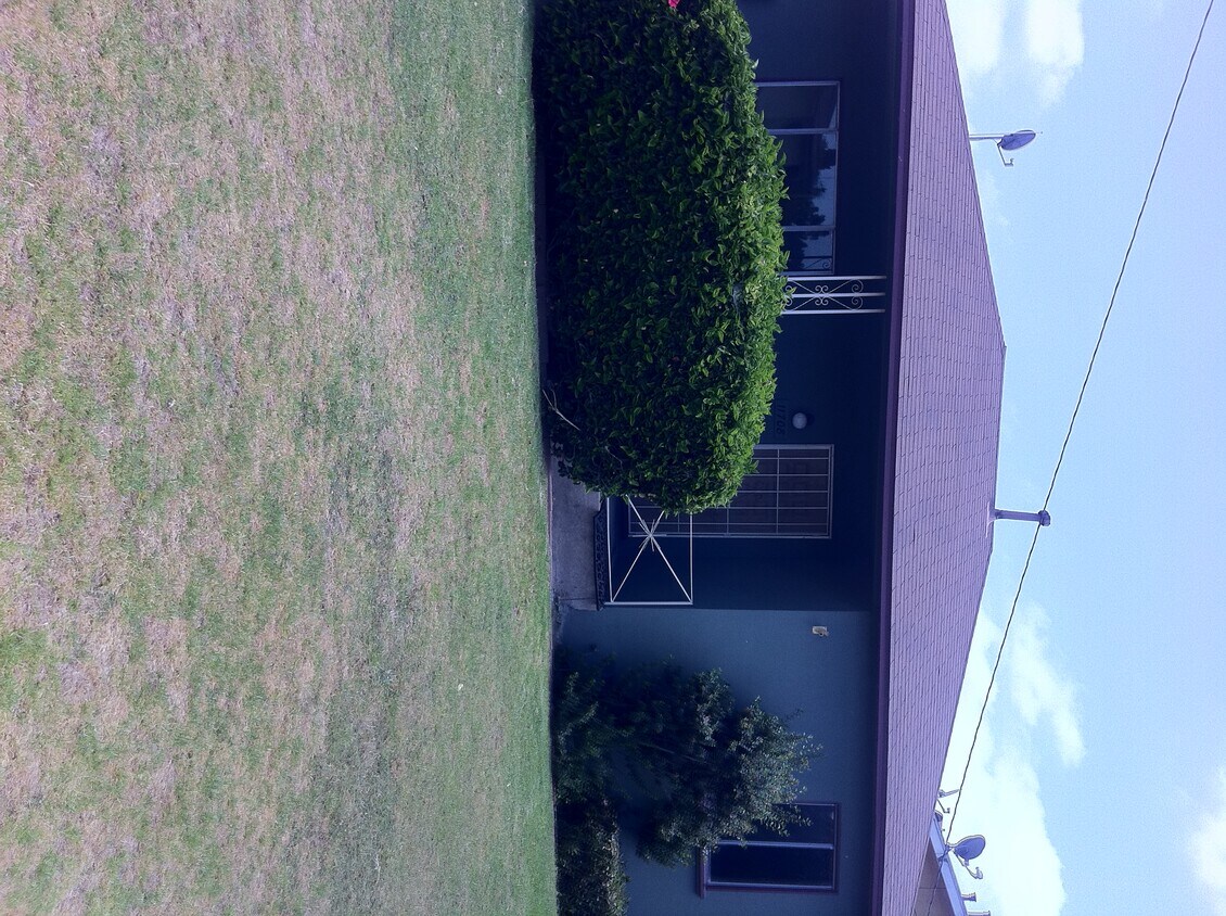Primary Photo - 11706 Bellflower Blvd