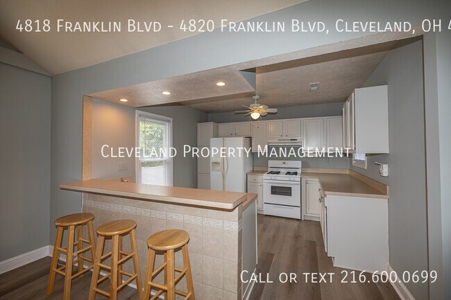 Foto del edificio - 4818 Franklin Blvd
