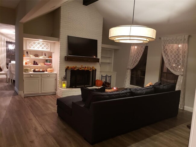 Foto del edificio - 128 Long Wood Ave