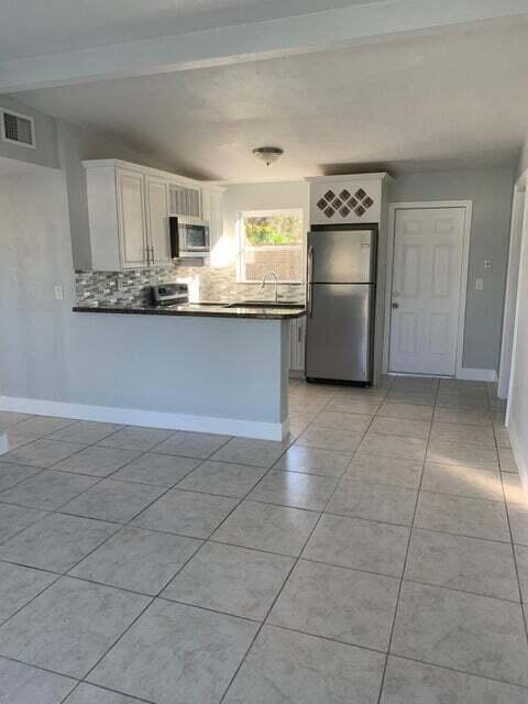 Foto del edificio - 5672 Purdy Ln