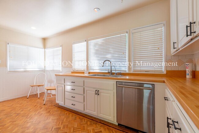 Foto del edificio - 4 br, 3.5 bath House - 21 Corte Lodato
