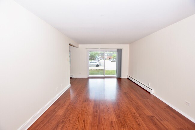 Building Photo - 912 Ridge Square