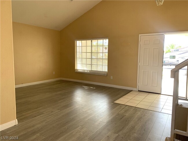 Building Photo - 1102 Oak Island Dr
