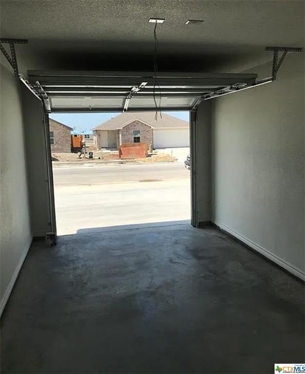 Foto del edificio - 6013 Amelia Earhart Blvd