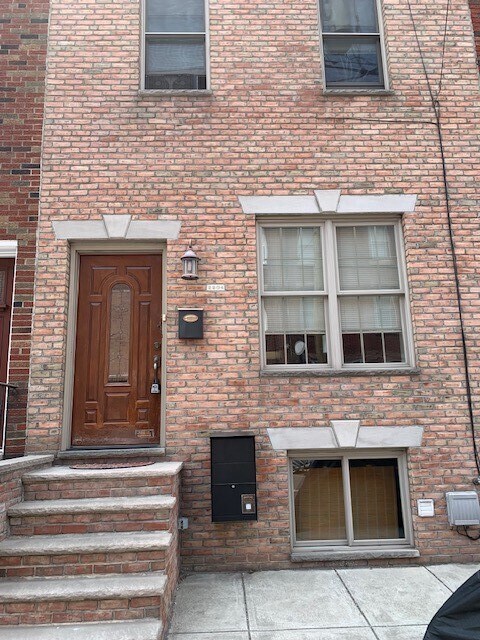 Foto del edificio - 2204 S 15th St