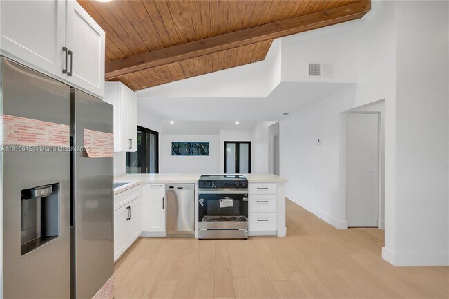 Foto del edificio - 7151 NW 45th Ct