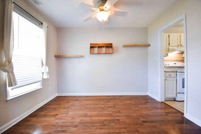 Foto del edificio - 3 Bedroom 2 Bath Home-(PETS CONSIDERED)