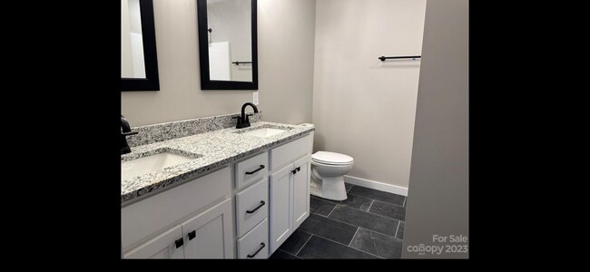 Foto del edificio - 923 Newfound Rd