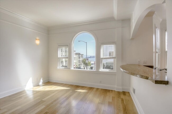 Building Photo - 1065 Montgomery St